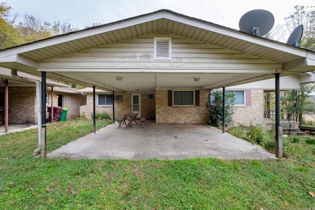 exterior space featuring a yard