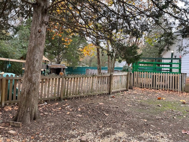 307 N 4th St, Benton, AR 71015 - view of yard