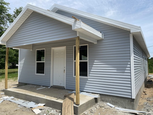 view of front of property with covered porch