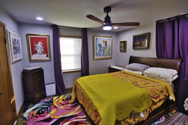 bedroom with ceiling fan