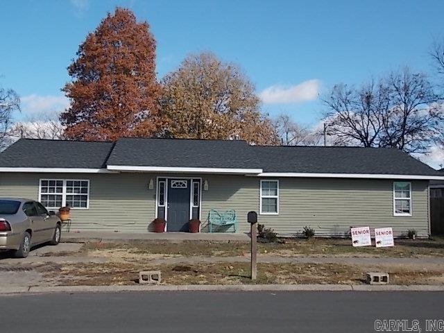 view of single story home