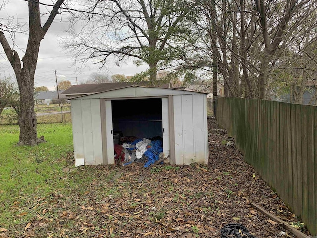 view of outbuilding