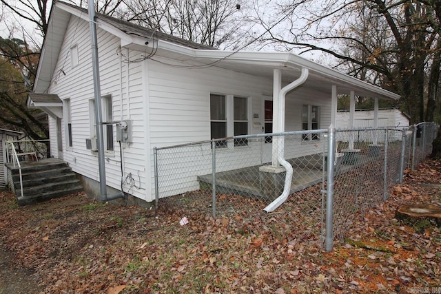 view of front of house with covered porch