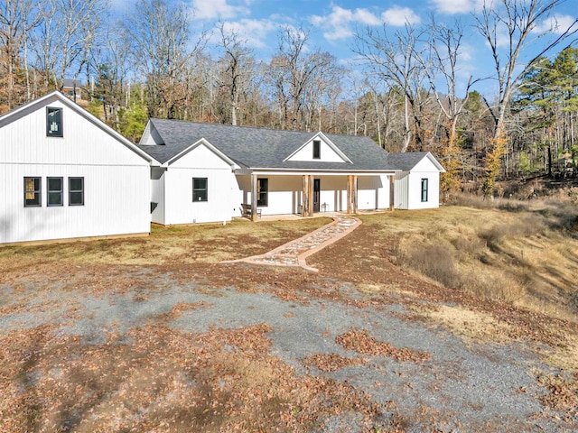 view of front of house featuring covered porch