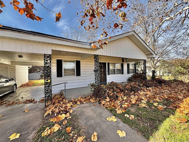 view of front facade featuring covered porch