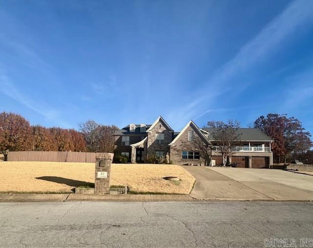 view of front of house with a front yard