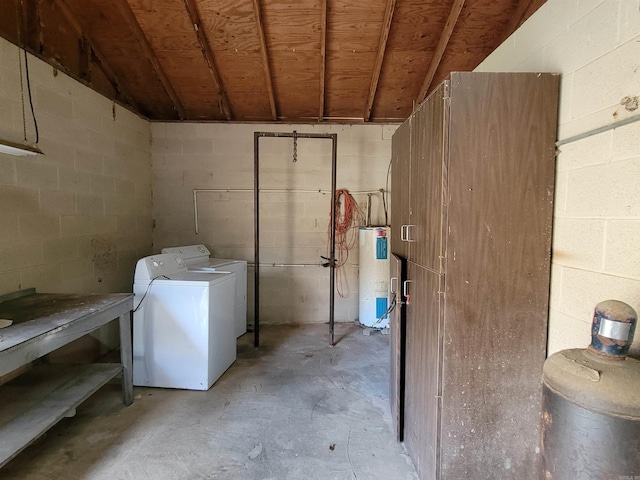 basement with washer / clothes dryer and water heater