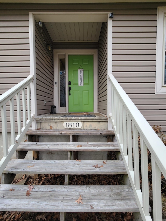 entrance to property with a porch