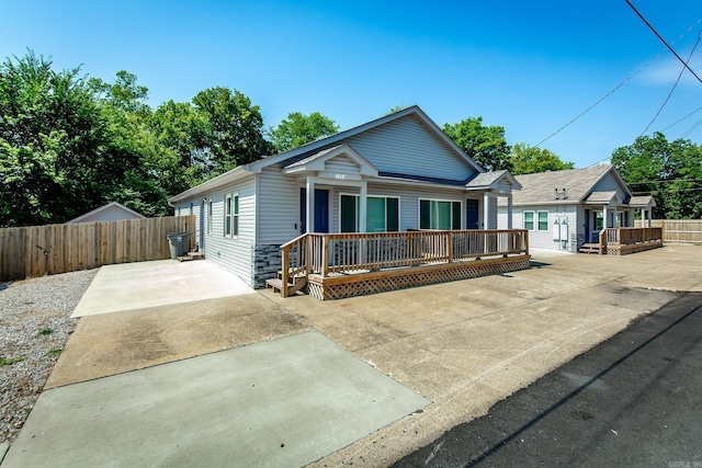 view of front of home featuring a patio area