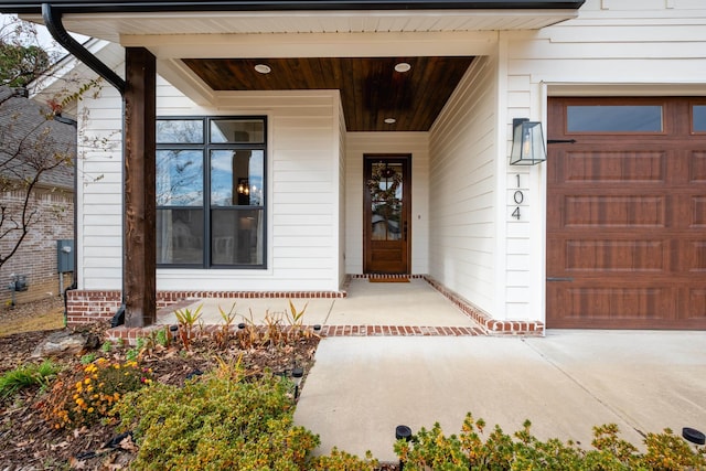 doorway to property featuring a porch