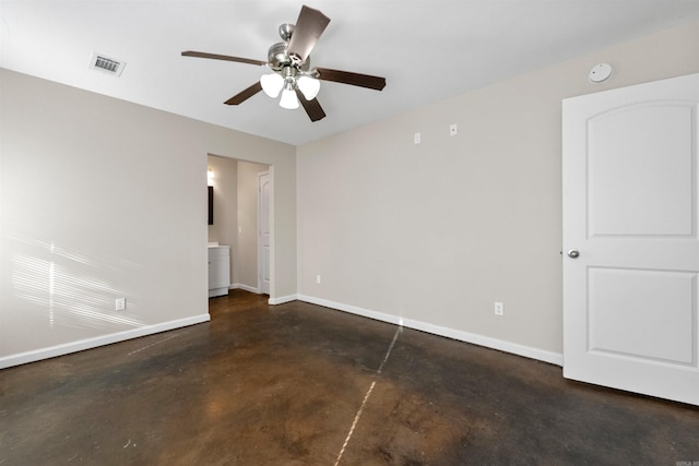 empty room featuring ceiling fan