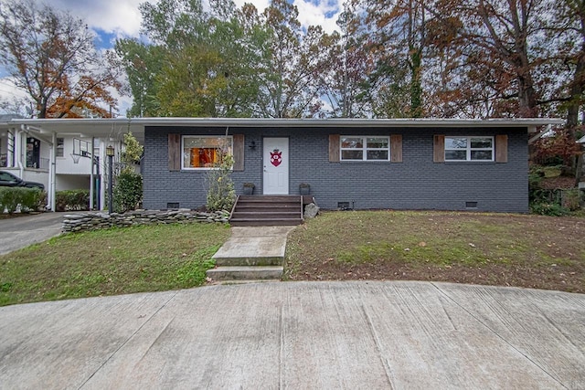 view of front of house with a front yard