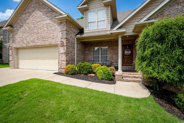 view of front facade featuring a garage