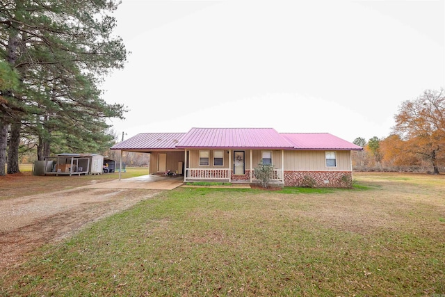 view of front of property with a front lawn and a porch