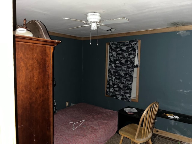 bedroom featuring ceiling fan