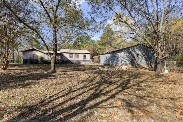 exterior space featuring an outbuilding