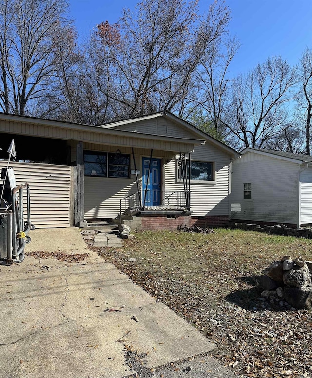 view of front of property