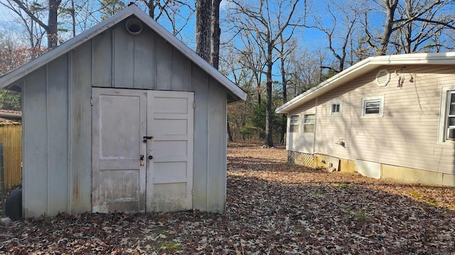 view of outbuilding