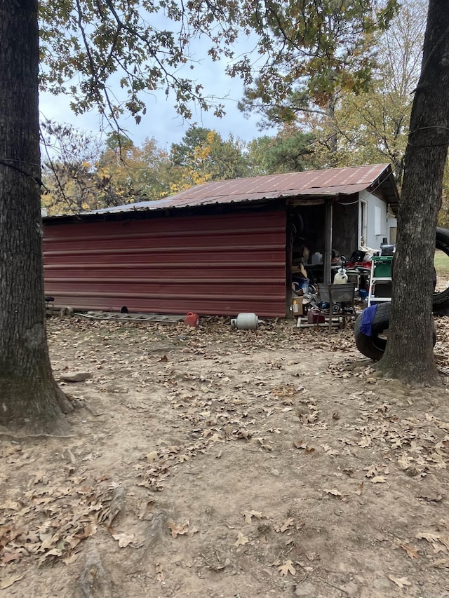 view of outbuilding