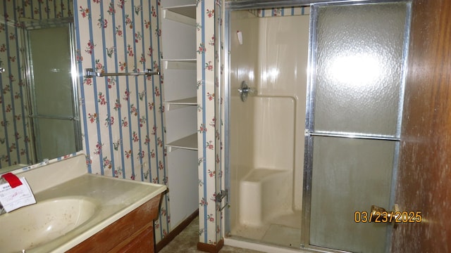 14 S Walla Walla Dr, Cherokee Village, AR 72529 - full bath with wallpapered walls, a stall shower, and vanity