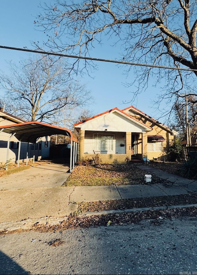 view of front of house featuring a carport