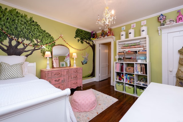 bedroom featuring crown molding, dark hardwood / wood-style floors, and an inviting chandelier