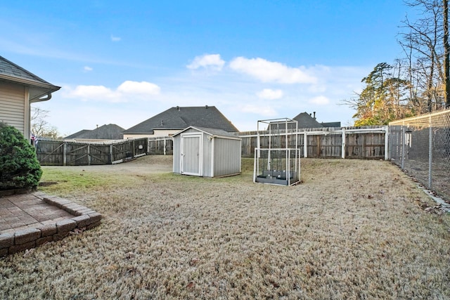 view of yard with a storage shed