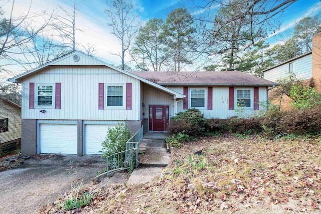 view of front of property featuring a garage