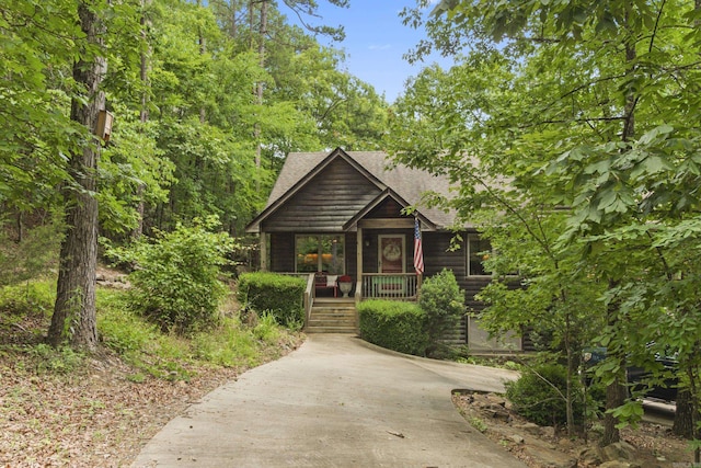 view of front of house featuring covered porch