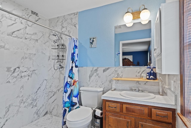 bathroom featuring vanity, backsplash, a shower with shower curtain, toilet, and tile walls