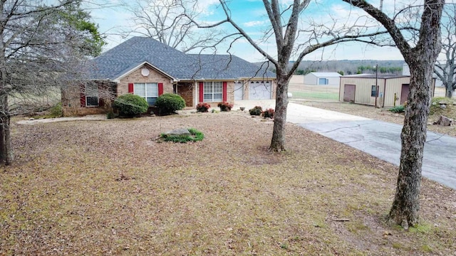 view of front of home with an outbuilding