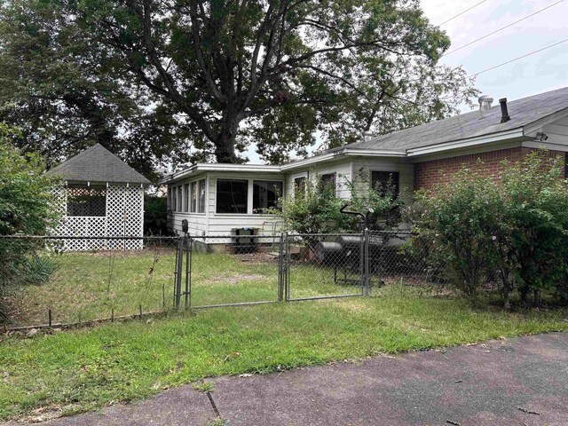 view of front of property