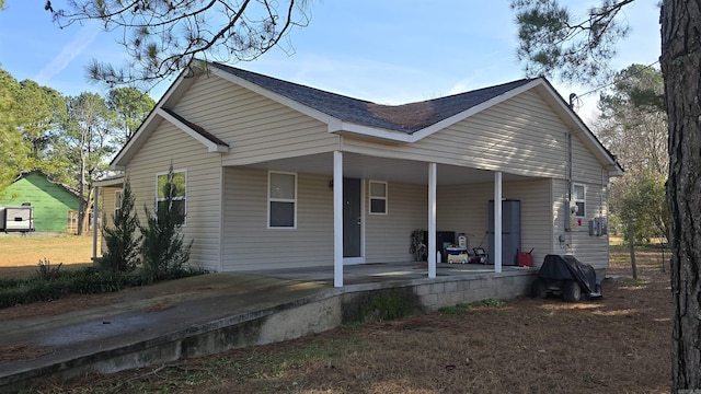 view of front of house featuring covered porch