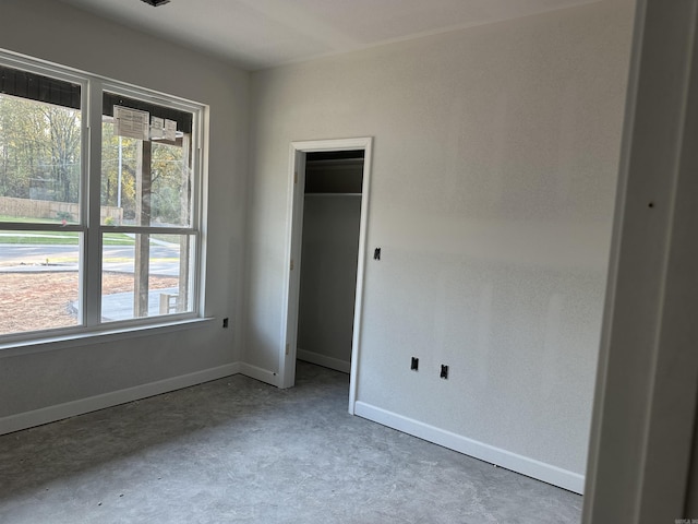 unfurnished bedroom featuring a closet