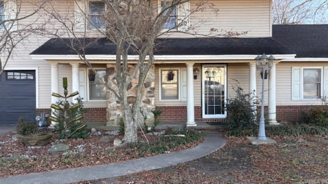 view of front facade with a garage