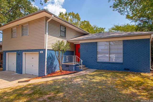 view of front facade featuring a garage