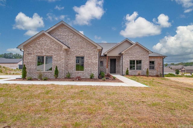 view of front of house with a front yard