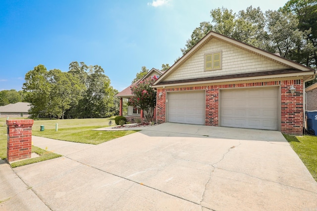 view of front of home with a front lawn