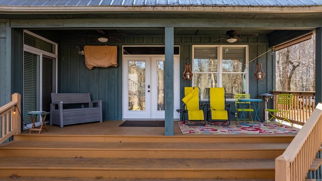 property entrance with ceiling fan