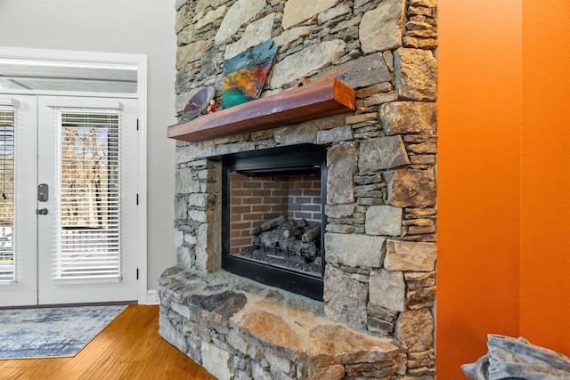 details featuring hardwood / wood-style flooring