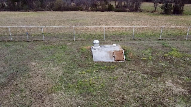 view of yard featuring a rural view