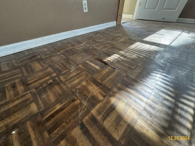 25 Fairview Dr, Mcgehee, AR 71654 - detailed view of baseboards