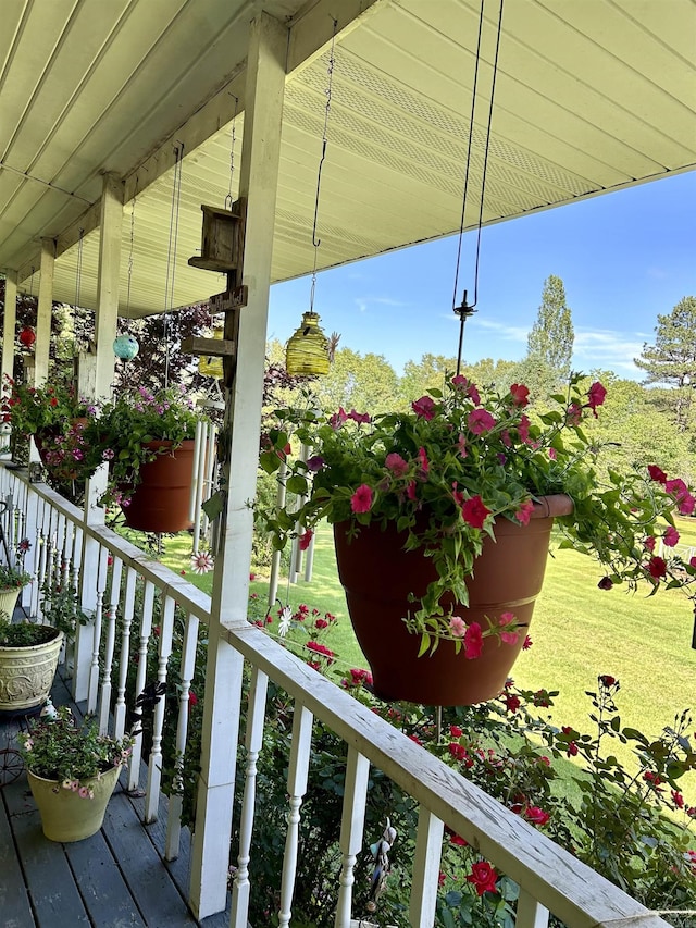 balcony with a porch