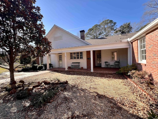 view of front facade featuring a porch