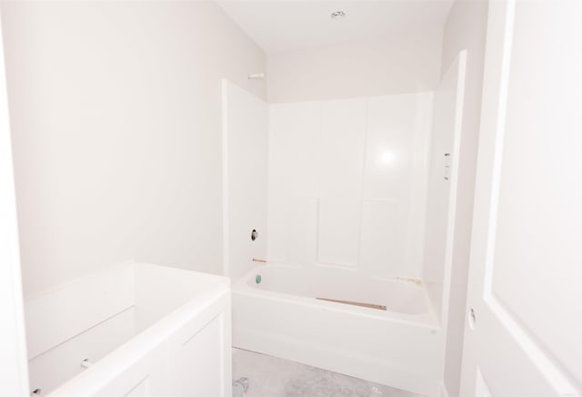 bathroom with shower / bathtub combination