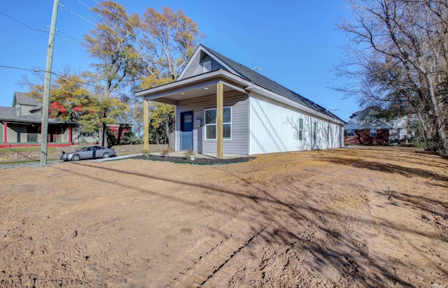 view of front of property