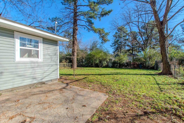 view of yard with a patio area