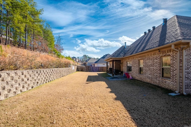 view of yard featuring a patio