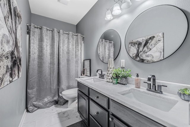 bathroom featuring a shower with shower curtain, vanity, and toilet