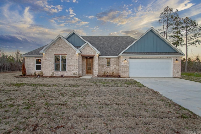 view of front facade with a garage